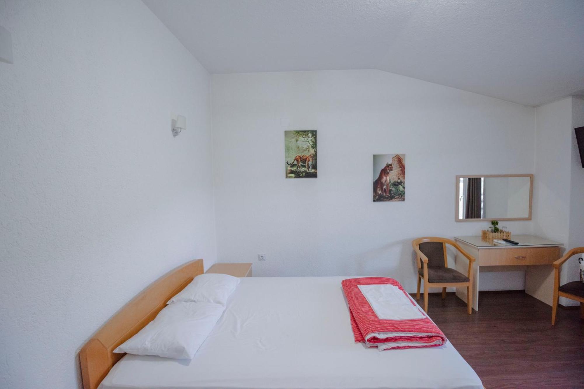 Hotel Kiko Bitola Ngoại thất bức ảnh